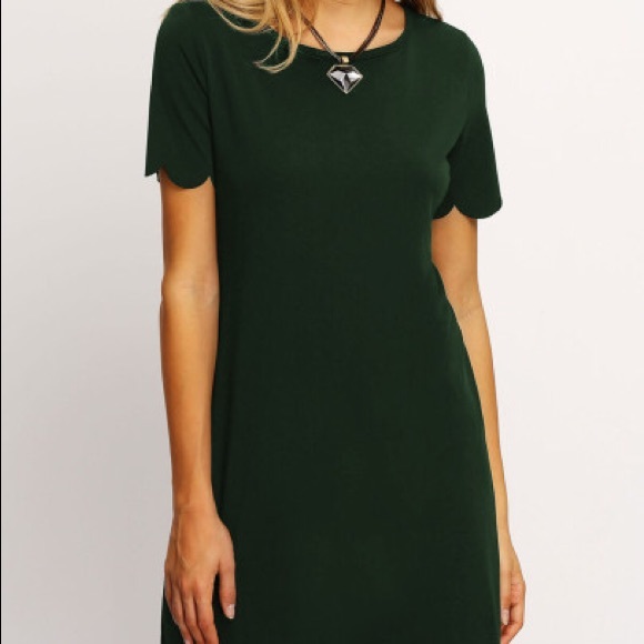 LAST 2‼️IN STOCK ‼️Dark green back scallop - dress - Picture 6 of 7